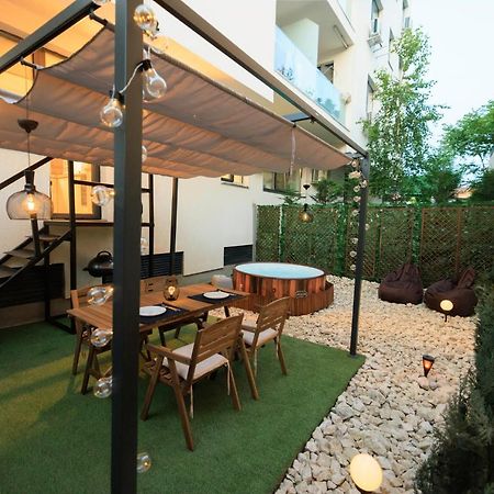 Downtown Hidden Garden With Jacuzzi In Bucharest Bucareste Exterior foto