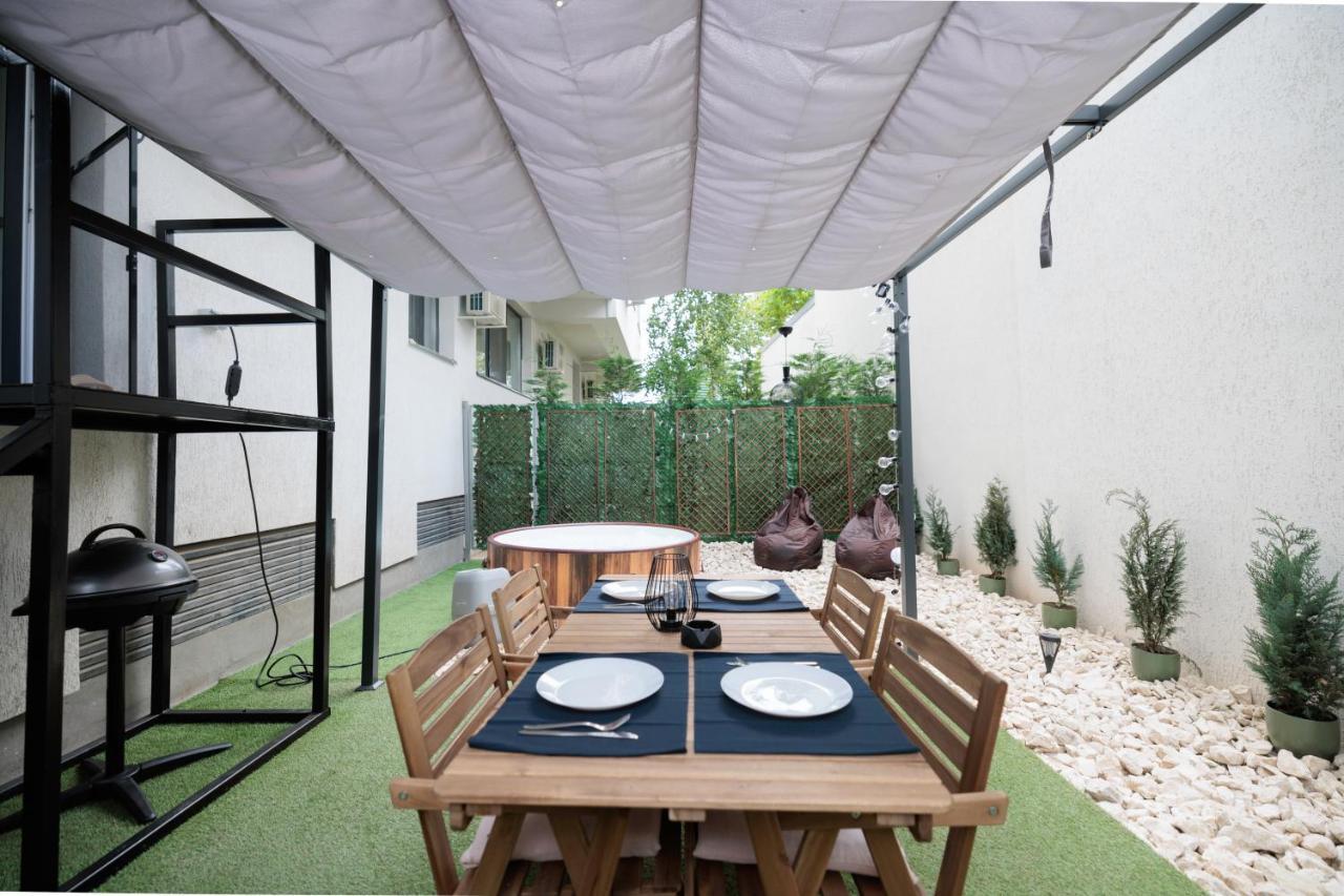 Downtown Hidden Garden With Jacuzzi In Bucharest Bucareste Exterior foto