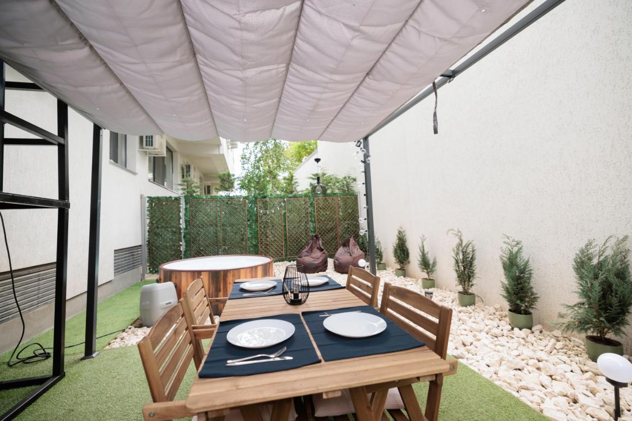 Downtown Hidden Garden With Jacuzzi In Bucharest Bucareste Exterior foto