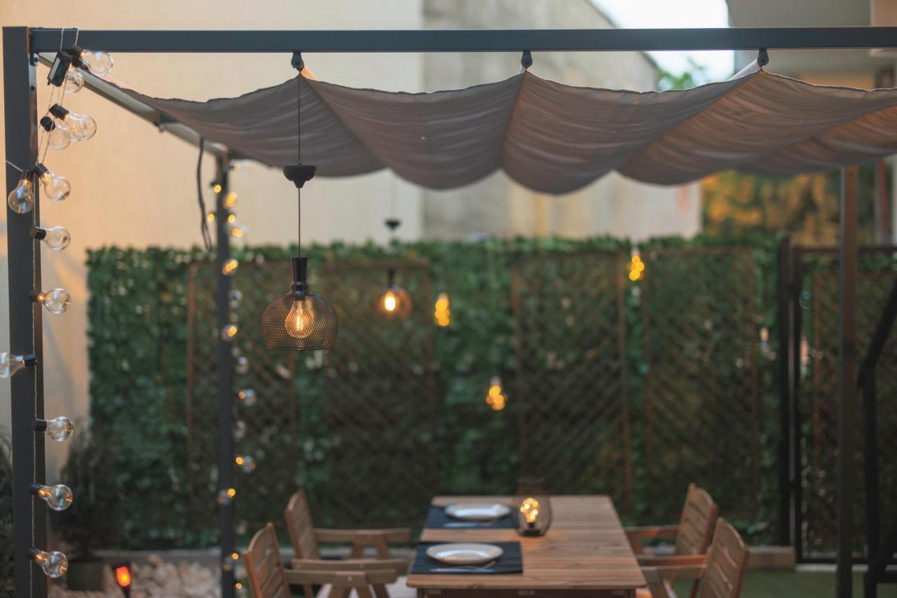 Downtown Hidden Garden With Jacuzzi In Bucharest Bucareste Exterior foto