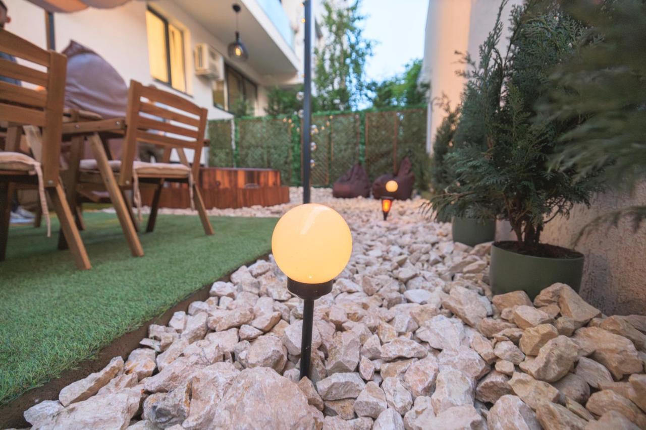 Downtown Hidden Garden With Jacuzzi In Bucharest Bucareste Exterior foto