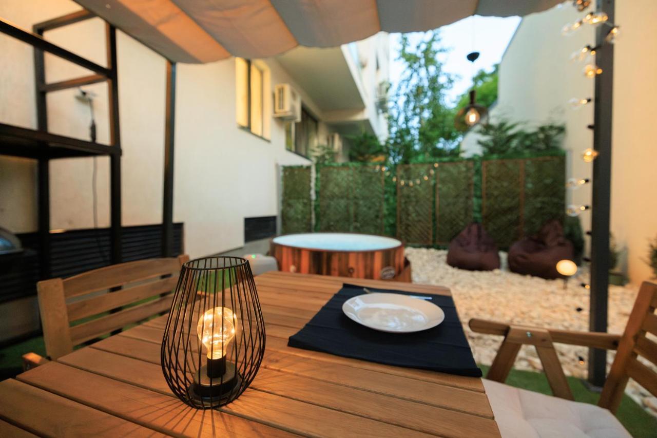 Downtown Hidden Garden With Jacuzzi In Bucharest Bucareste Exterior foto