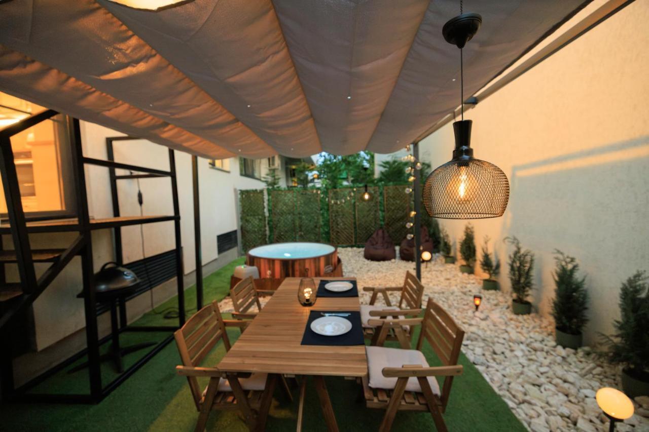 Downtown Hidden Garden With Jacuzzi In Bucharest Bucareste Exterior foto