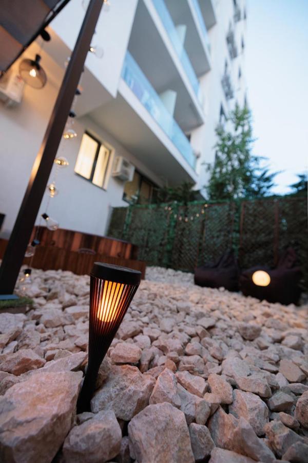 Downtown Hidden Garden With Jacuzzi In Bucharest Bucareste Exterior foto